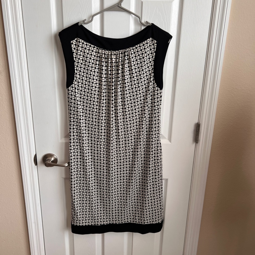 Maggy London Sleeveless Dress Geometric Print Career Casual Black White Size 6